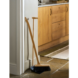 Lopatka a metlička s dlhou rukoväťou Beech Black