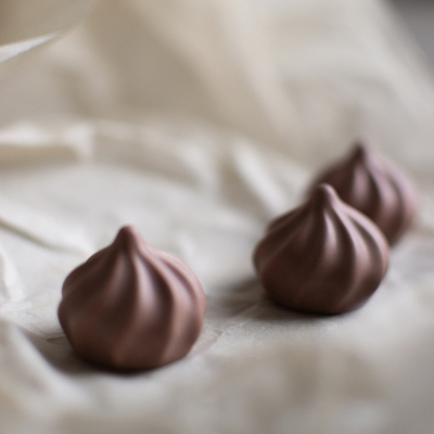                             Keramická dekorácia pusinka Meringue Apricot                        