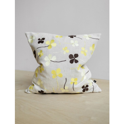 Vyšívaná obliečka na vankúš Clover Yellow 50x50 cm                    