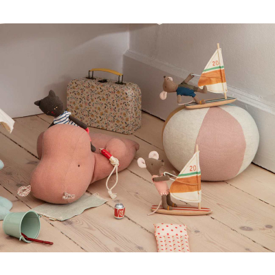                             Myšiak surfer Little Brother Beach Mice                        