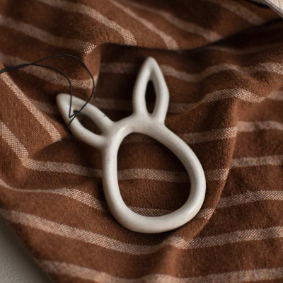                             Závesná veľkonočná dekorácia Rabbit Vanilla 8 cm                        