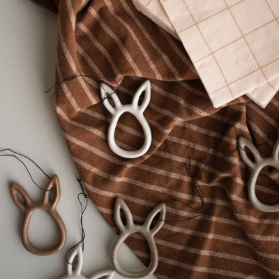                             Závesná veľkonočná dekorácia Rabbit Vanilla 8 cm                        