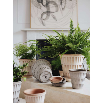                             Kvetináč Pantheon s podmiskou Raw Grey 18 cm                        