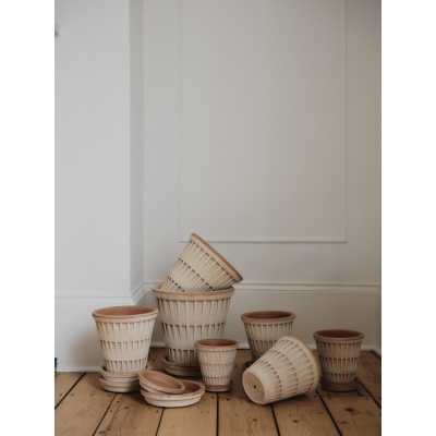                             Kvetináč Pantheon s podmiskou Raw Rosa 16 cm                        