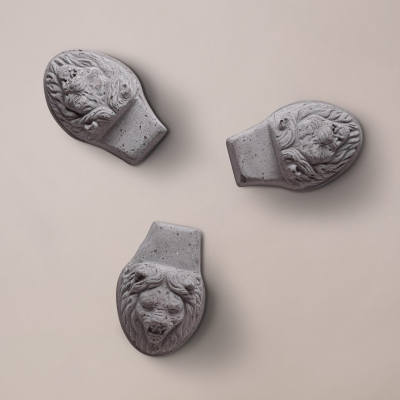                             Nôžky pod kvetináč Lion Head Grey - set 3 ks                        