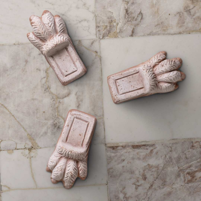                             Nôžky pod kvetináč Lion Paw Rosa - set 3 ks                        