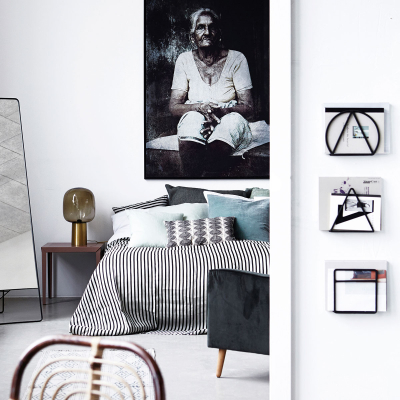                             Držiak na magazíny Loge Circle                        