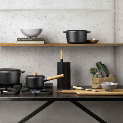                             Panvica s drevenou rukoväťou Nordic kitchen, 28 cm                        