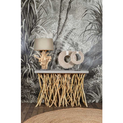                             Ozdobný kruh z mušlí na stojane Papoua                         