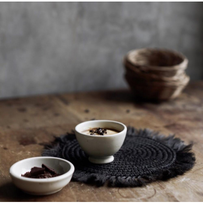                             Prestieranie Raffia Placemat Black 45 cm                        