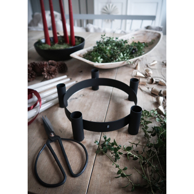                             Kovový svietnik na päť sviečok Lycke Black 24 cm                        